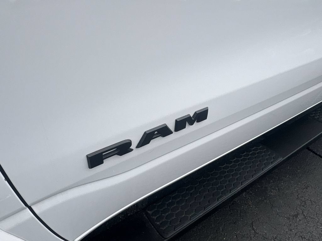 2025 RAM 1500 Laramie Crew Cab 4x4 5'7" Box