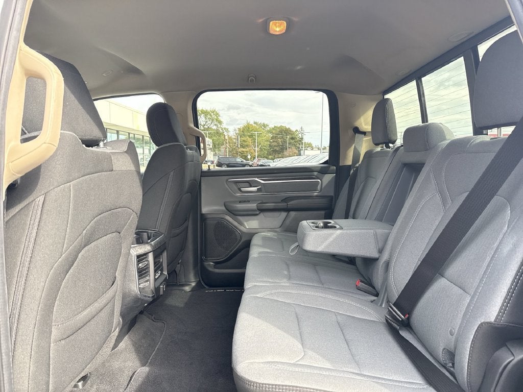 2019 RAM 1500 Big Horn/Lone Star Crew Cab 4x4 6'4" Box