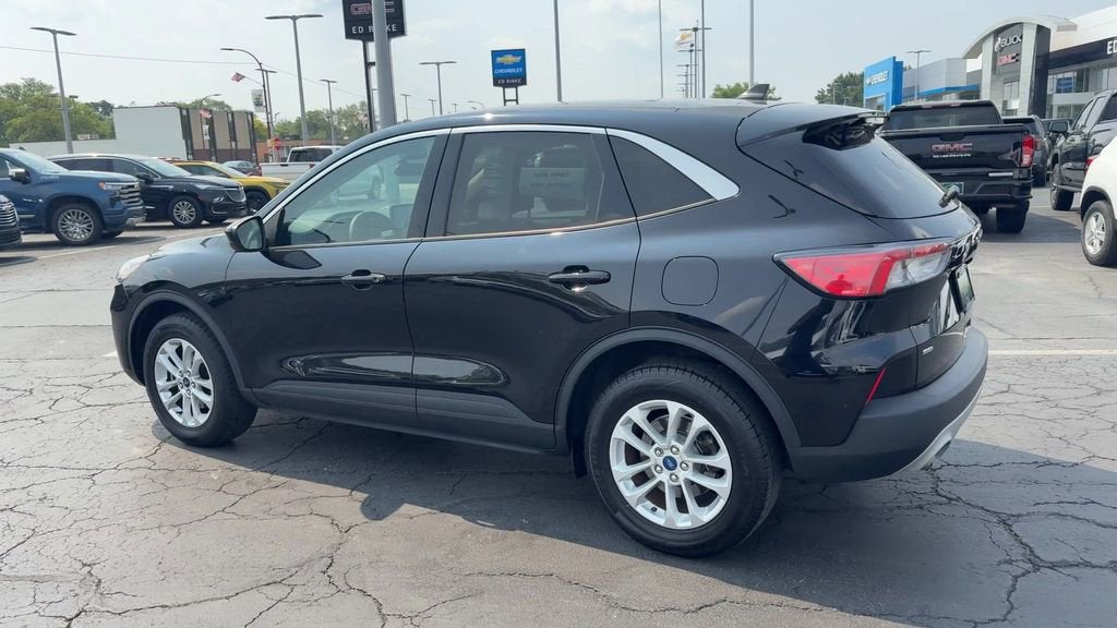 2020 Ford Escape SE