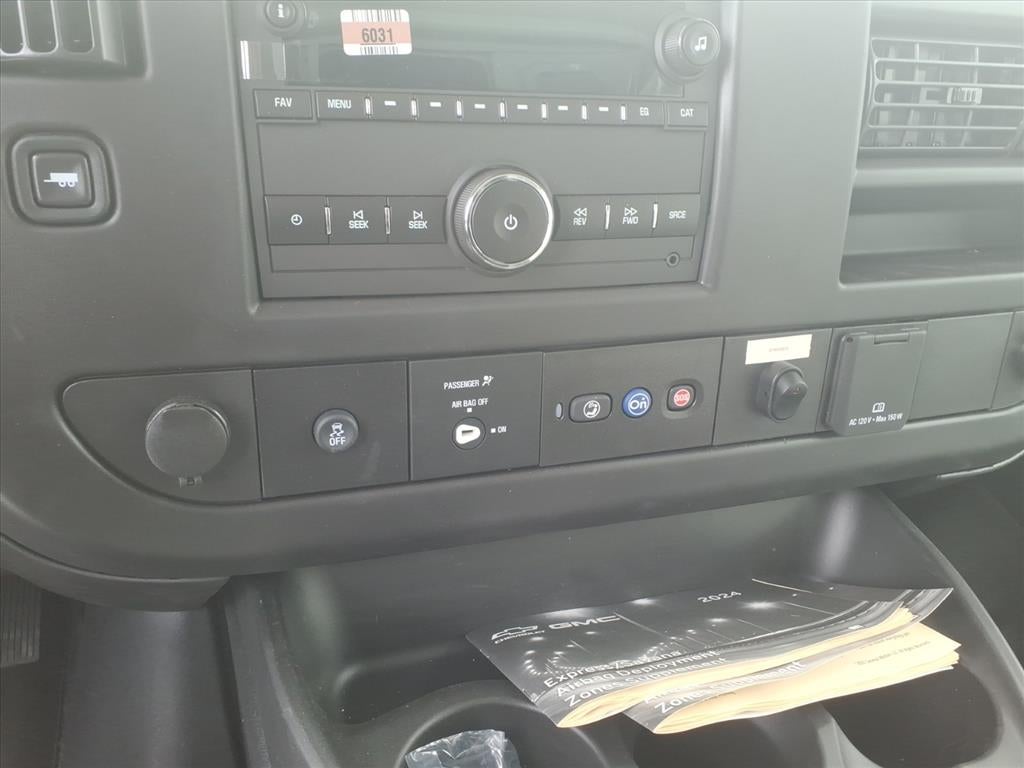 2024 Chevrolet Express Cutaway 3500 1WT