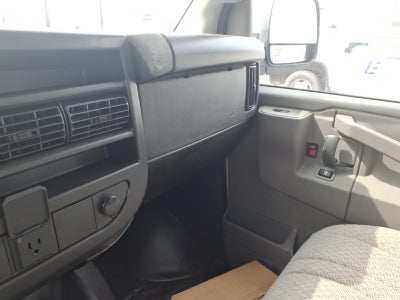 2025 Chevrolet Express Cutaway 3500 1WT