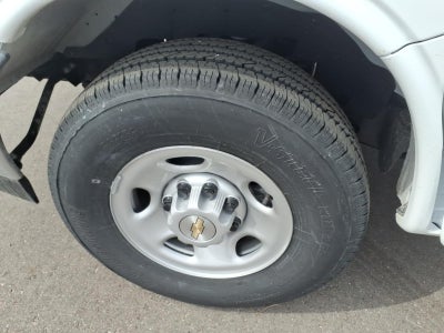 2025 Chevrolet Express Cutaway 3500 1WT