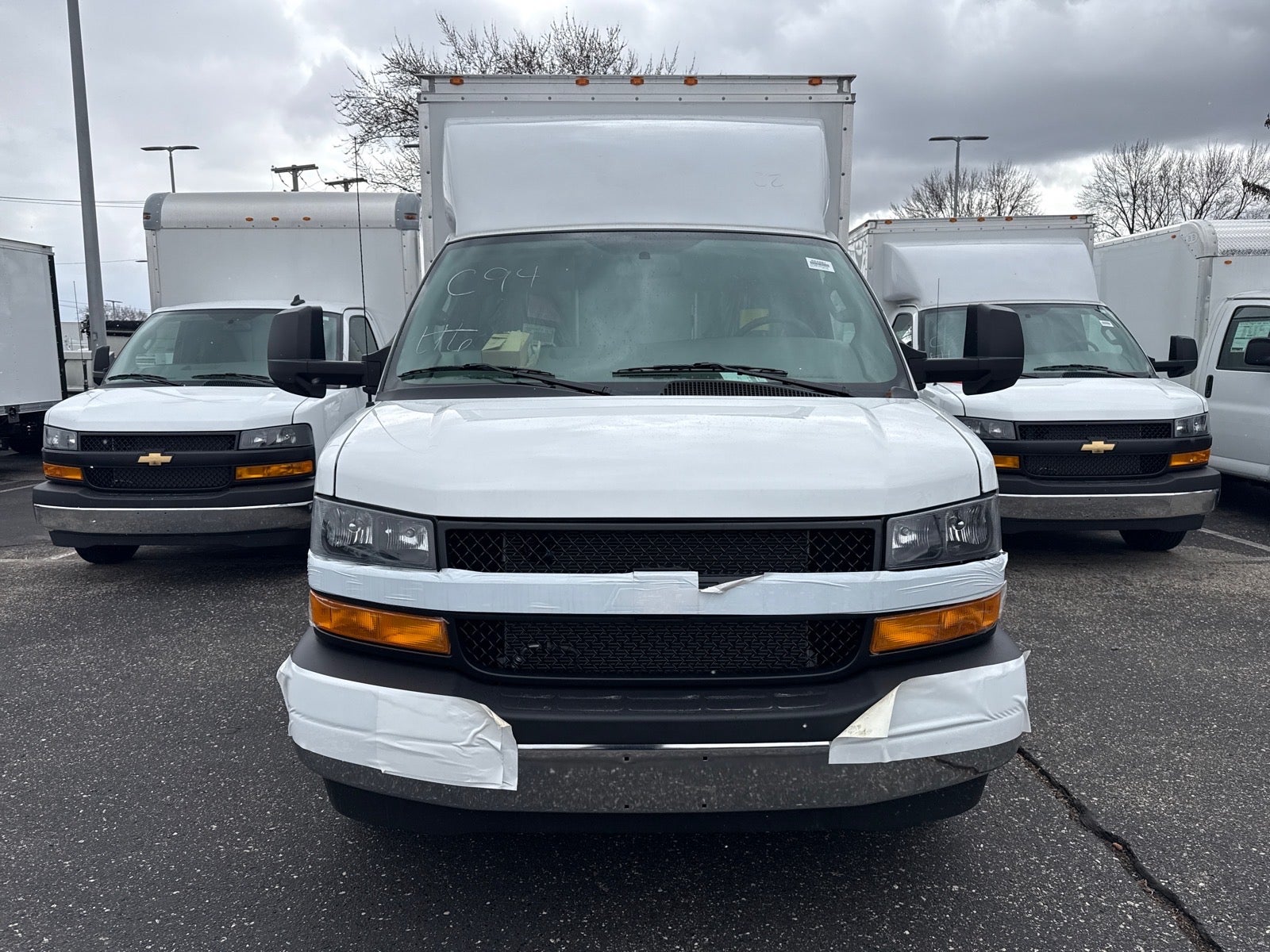 2025 Chevrolet Express Cutaway 3500 1WT