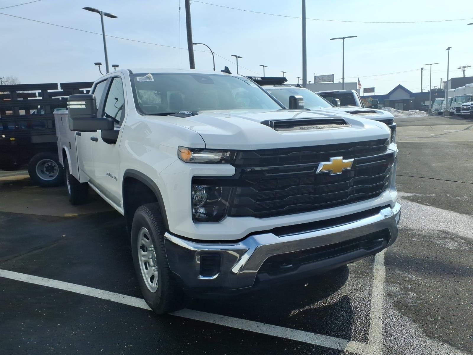 2024 Chevrolet Express Cutaway 3500 1WT