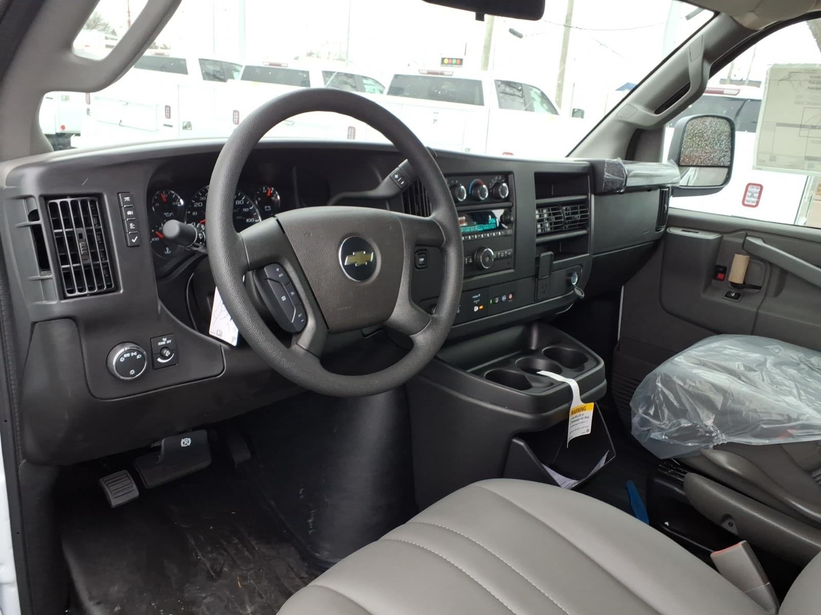 2025 Chevrolet Express Cargo Work Van - Photo 12
