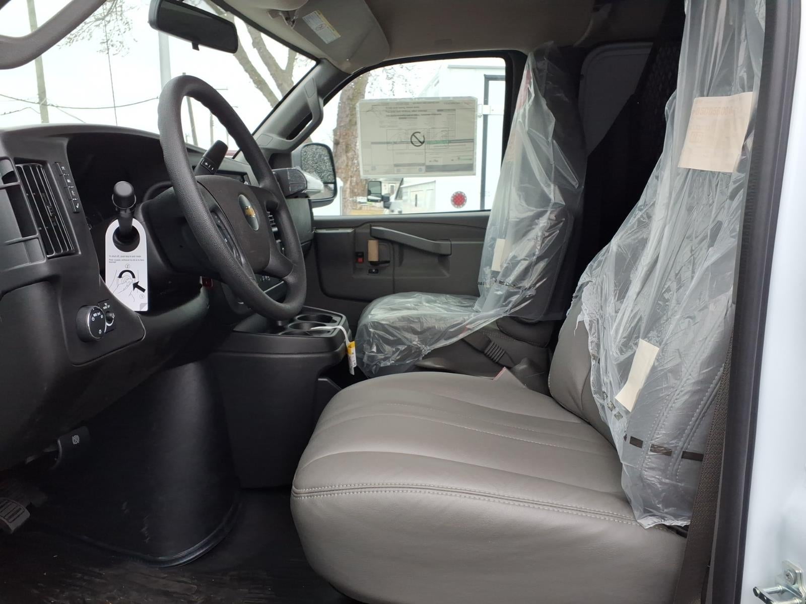2025 Chevrolet Express Cargo Work Van - Photo 13