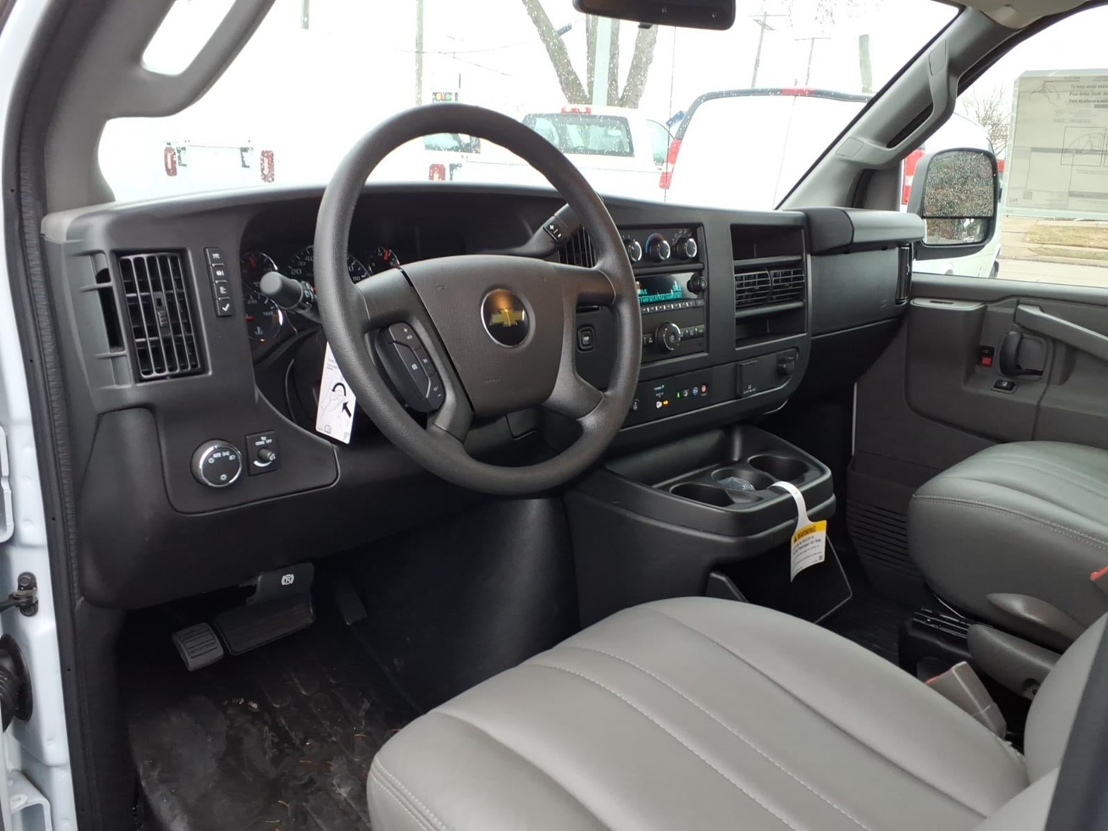 2025 Chevrolet Express Cargo WT