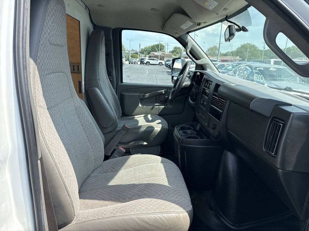 2019 GMC Savana Cutaway 3500 Work Van