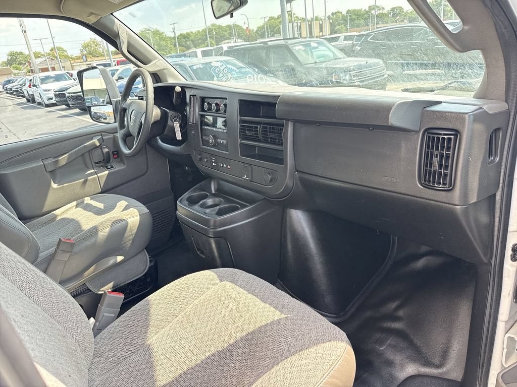 2019 GMC Savana Cutaway 3500 Work Van
