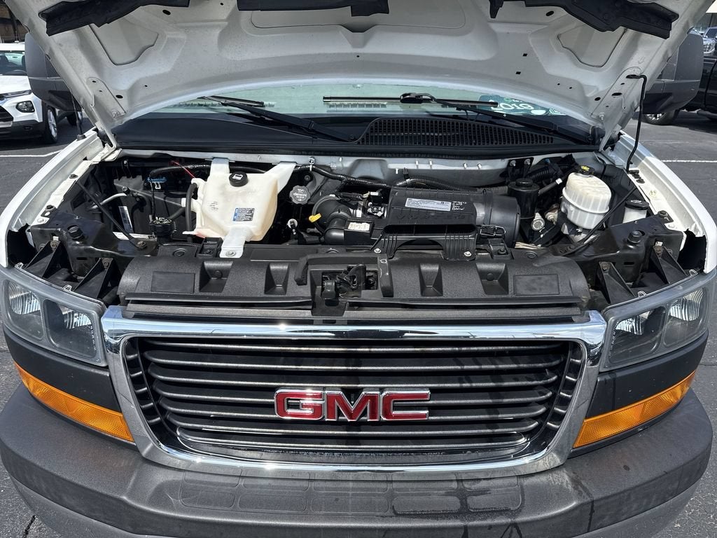 2019 GMC Savana Cutaway 3500 Work Van
