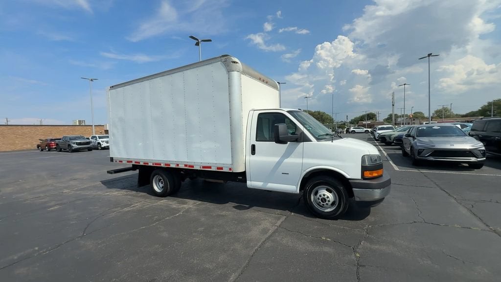 2019 GMC Savana Cutaway 3500 Work Van