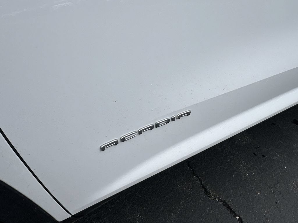 2024 GMC Acadia Elevation