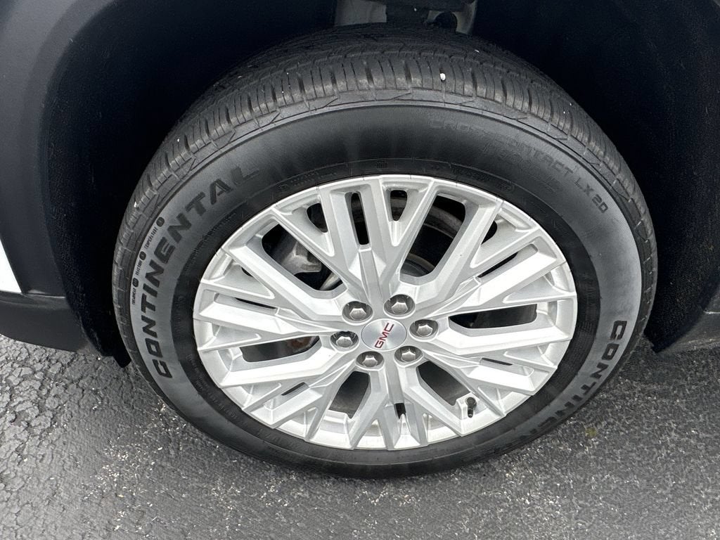 2024 GMC Acadia Elevation