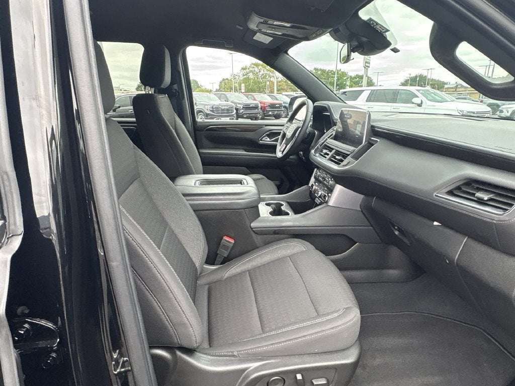 2023 GMC Yukon SLE