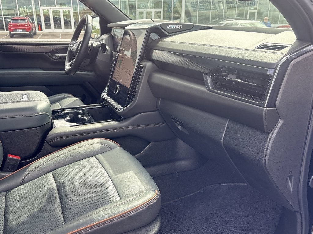 2025 GMC Yukon XL AT4