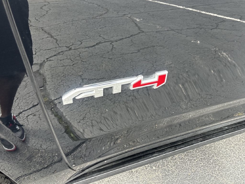 2025 GMC Yukon XL AT4