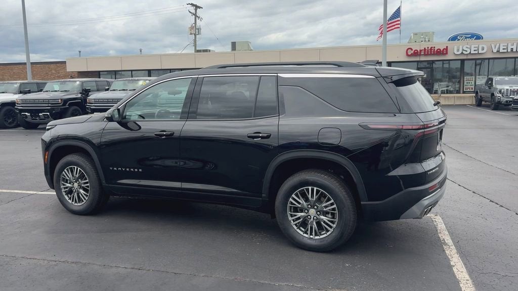 2024 Chevrolet Traverse LT