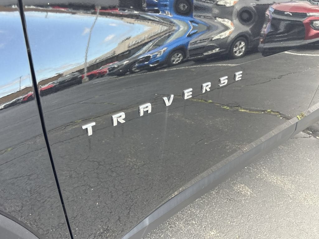 2023 Chevrolet Traverse LT Cloth