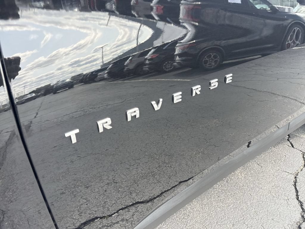 2023 Chevrolet Traverse LT Leather