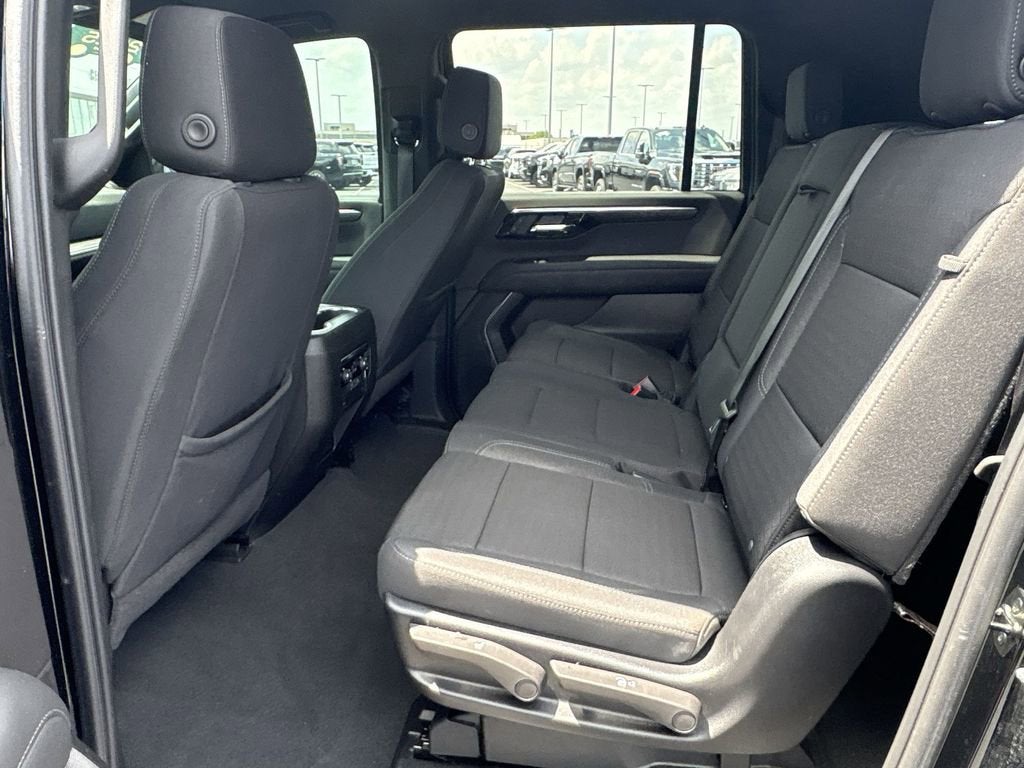2025 Chevrolet Suburban LS