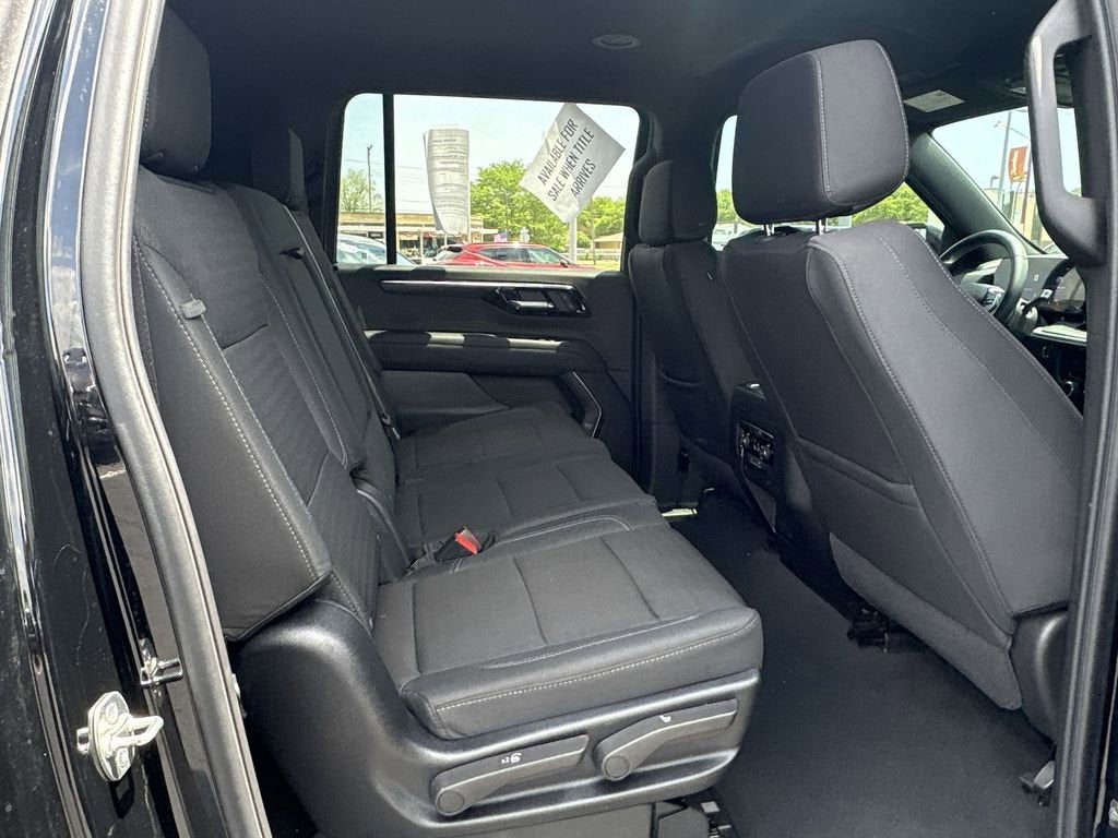 2025 Chevrolet Suburban LS