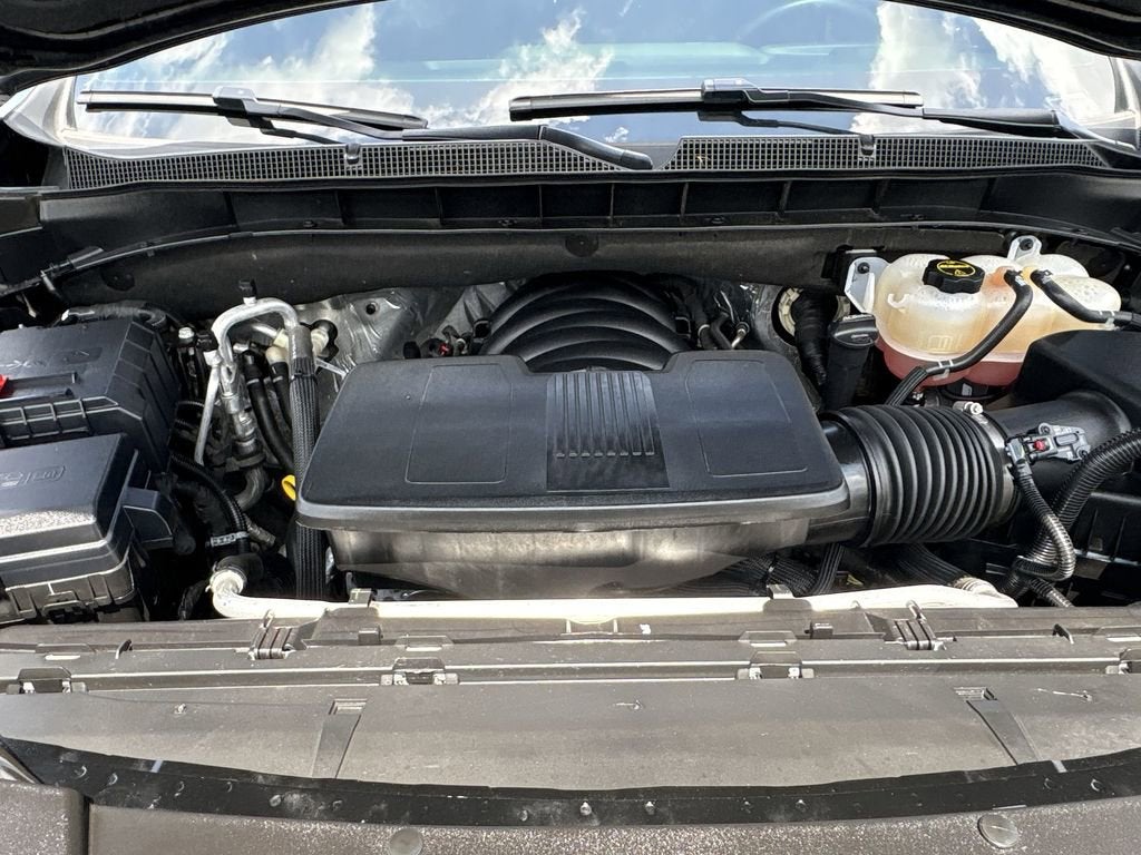 2025 Chevrolet Suburban LS