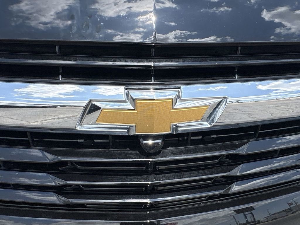 2025 Chevrolet Suburban LS