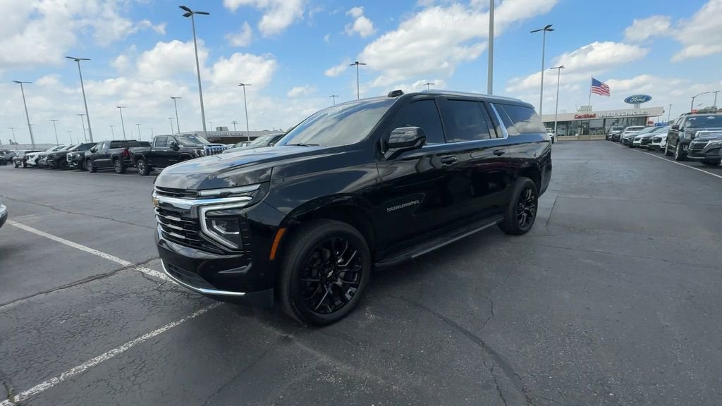 2025 Chevrolet Suburban LS