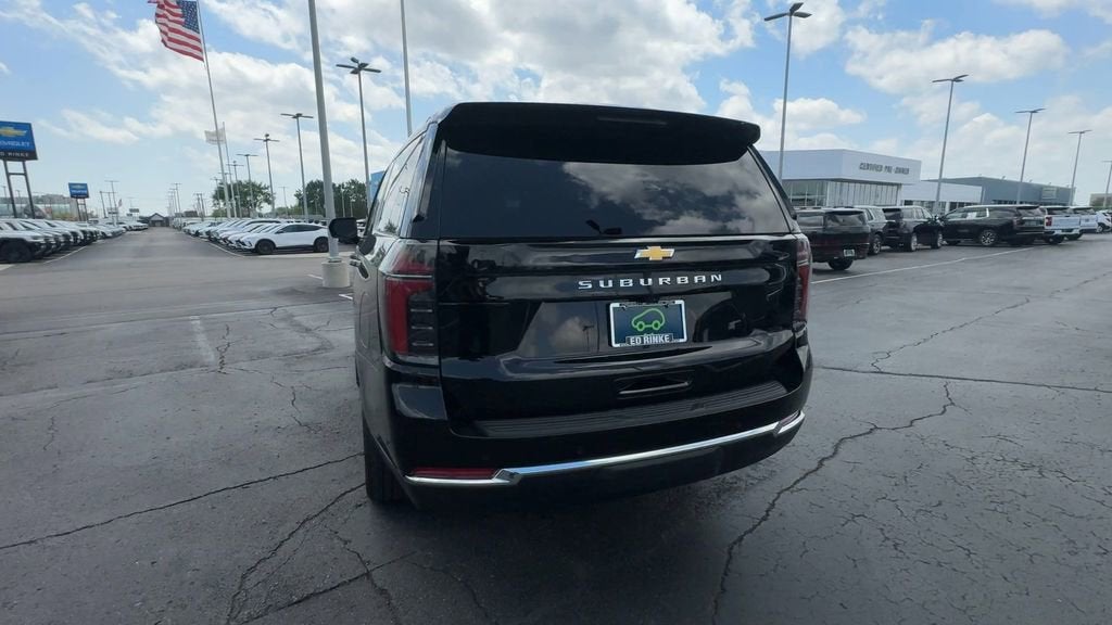 2025 Chevrolet Suburban LS