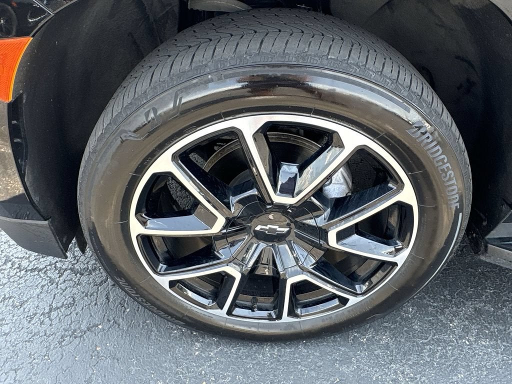 2023 Chevrolet Suburban RST