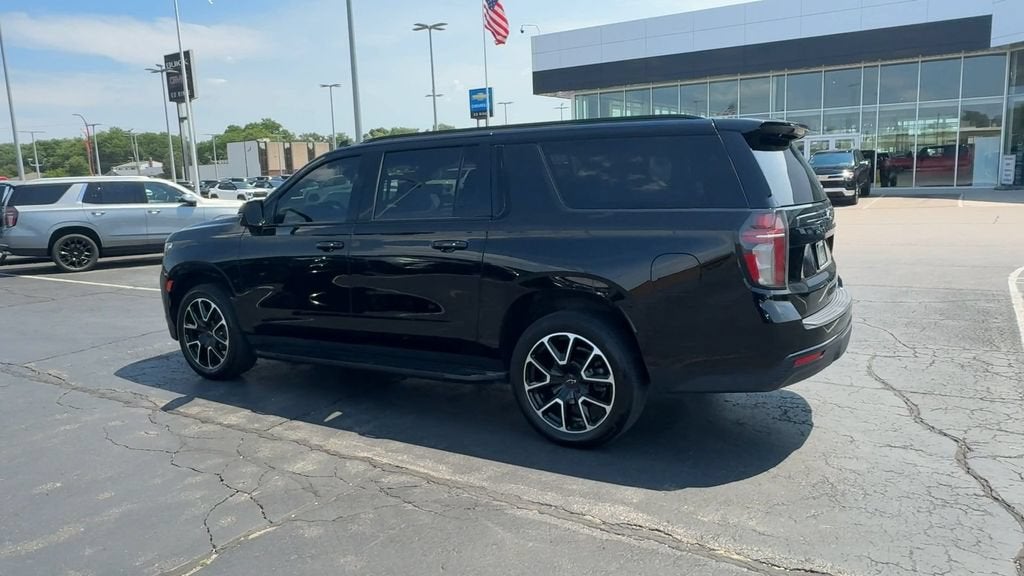 2023 Chevrolet Suburban RST