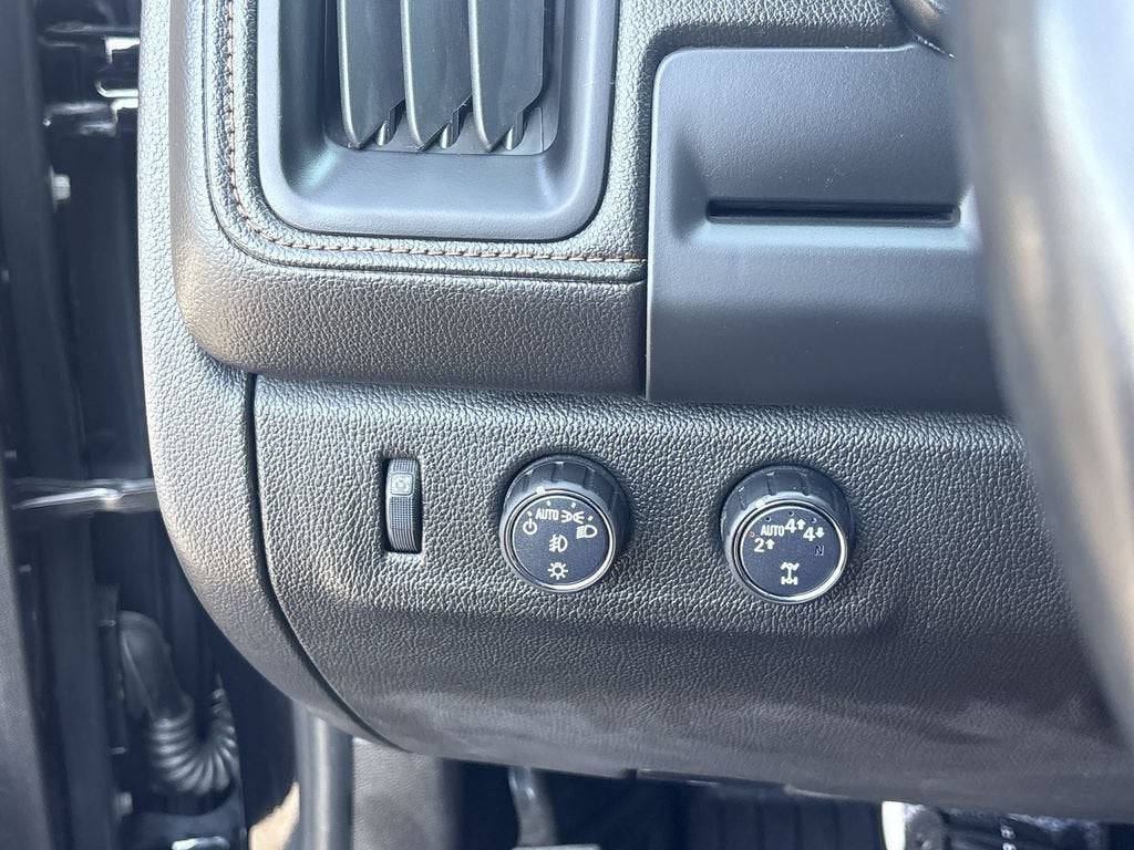 2021 GMC Canyon 4WD AT4 w/Leather