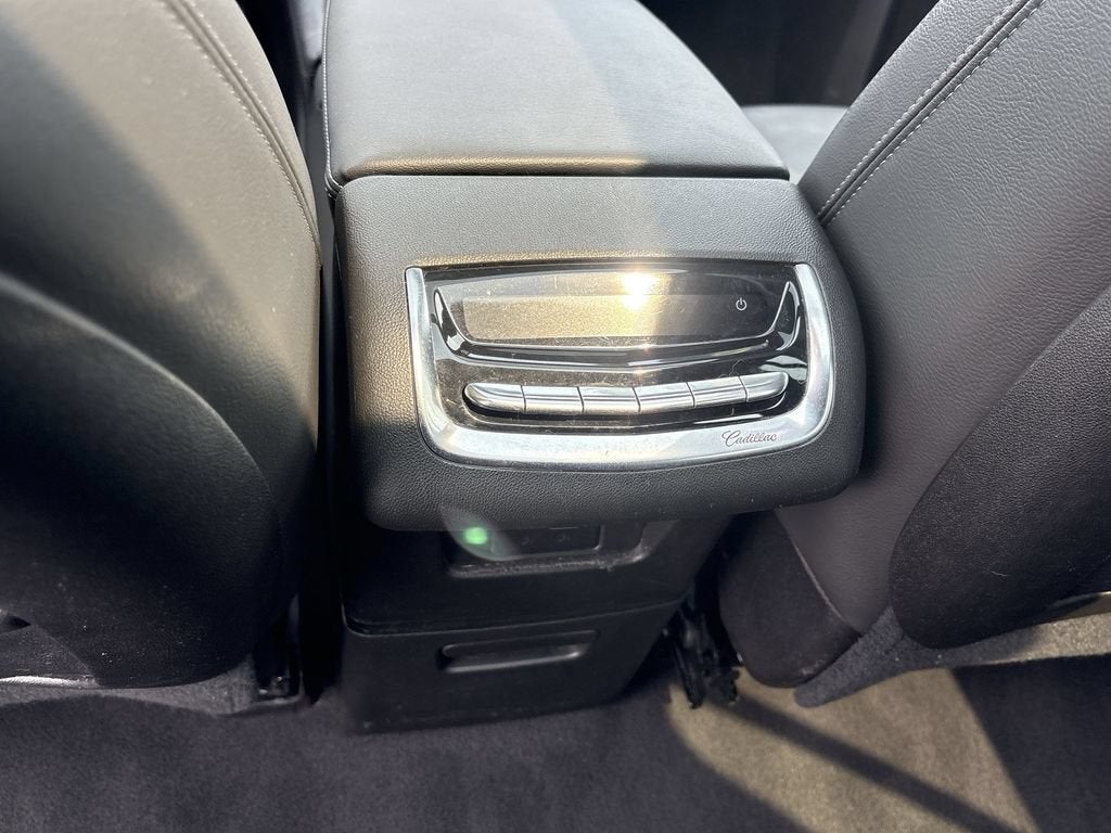 2025 Cadillac XT6 Luxury