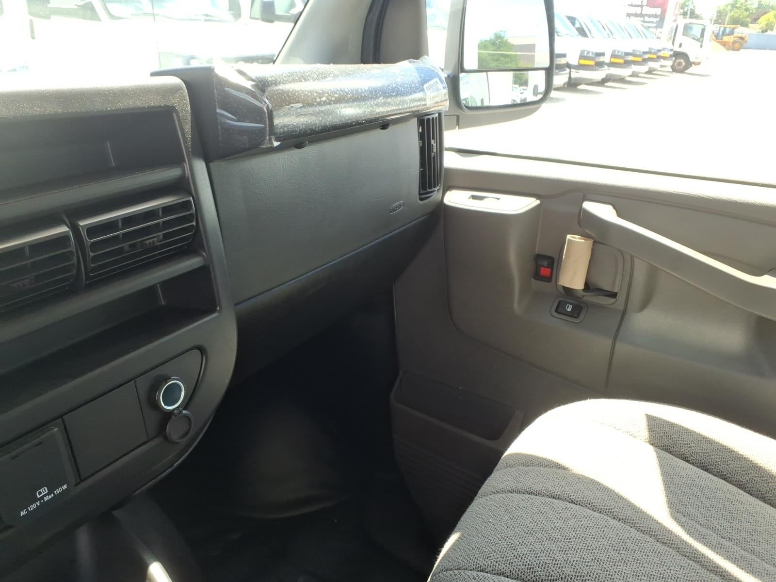 2026 Chevrolet Express Cutaway 3500 1WT