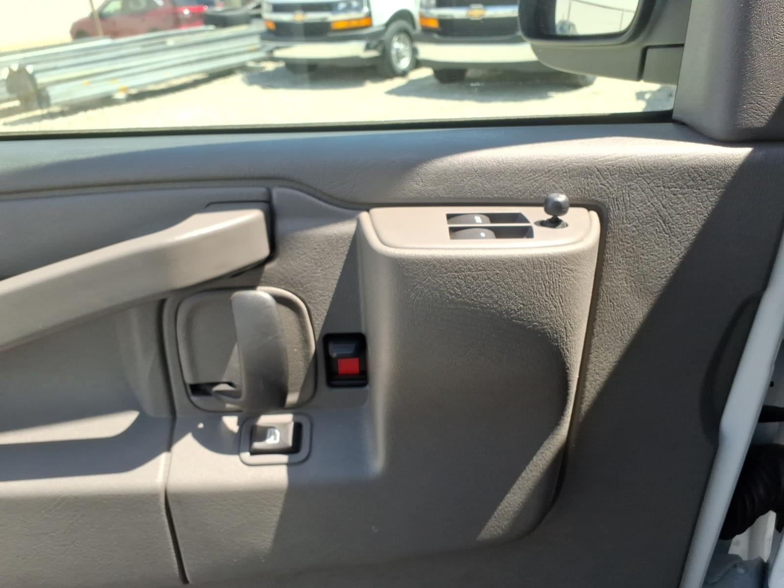 2026 Chevrolet Express Cutaway 3500 1WT