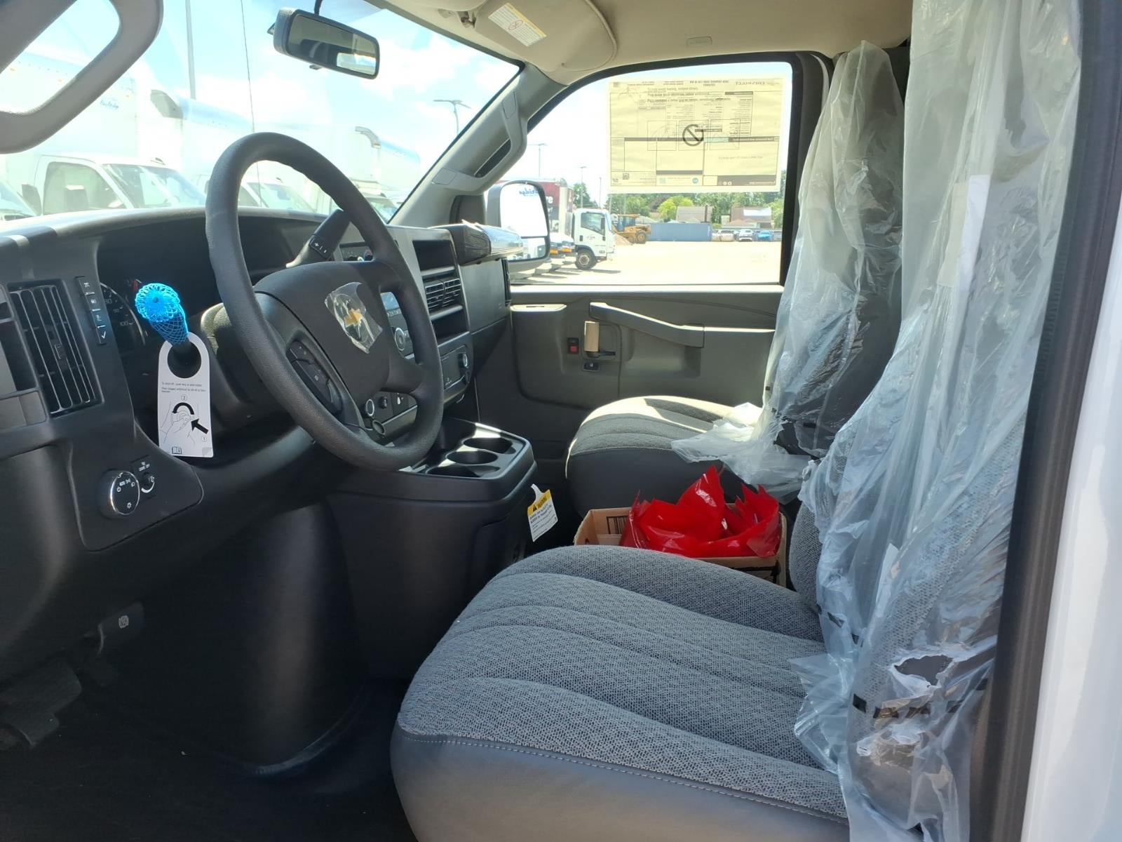 2026 Chevrolet Express Cutaway 3500 1WT