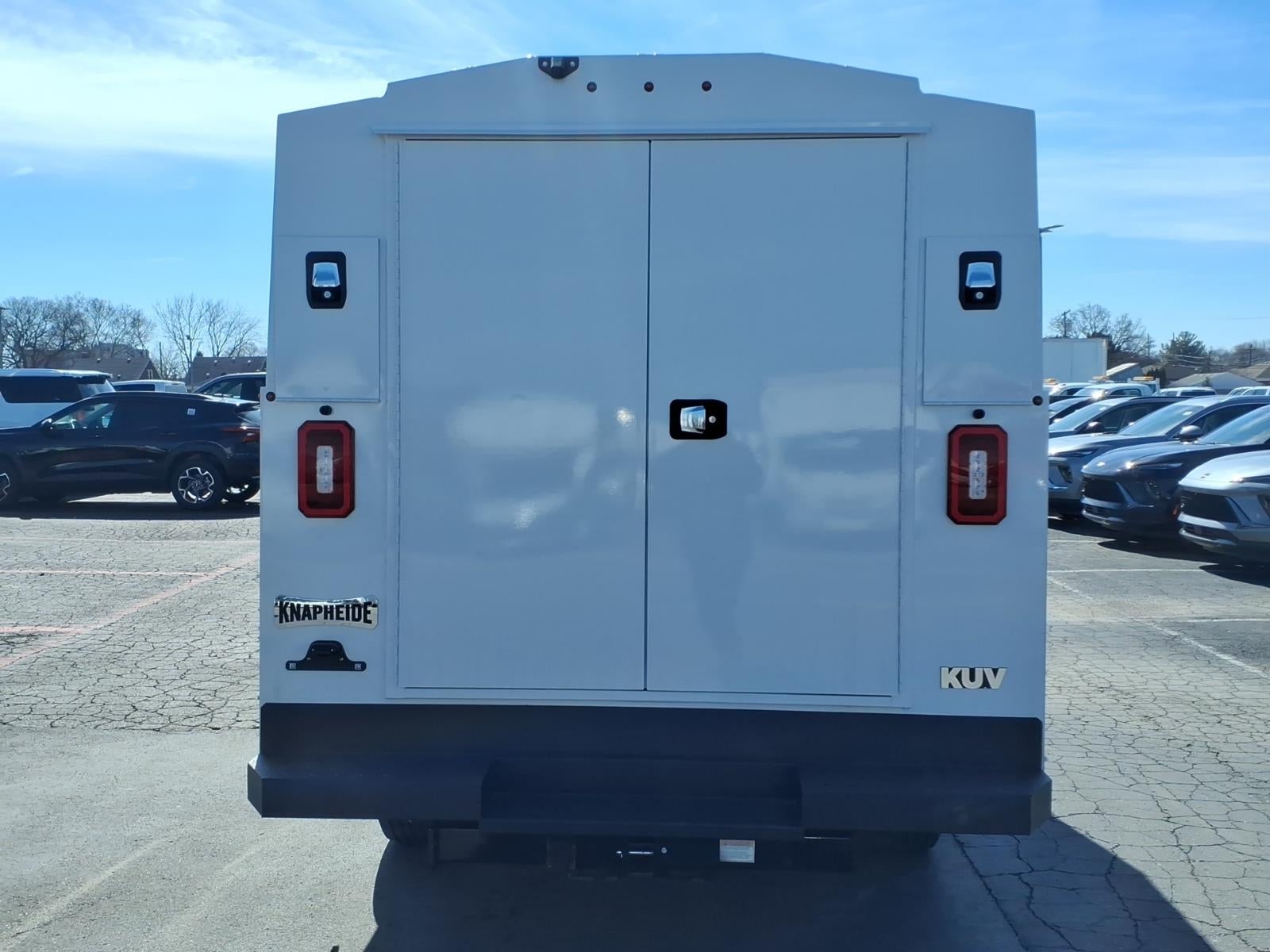 2026 Chevrolet Express Cutaway 3500 1WT