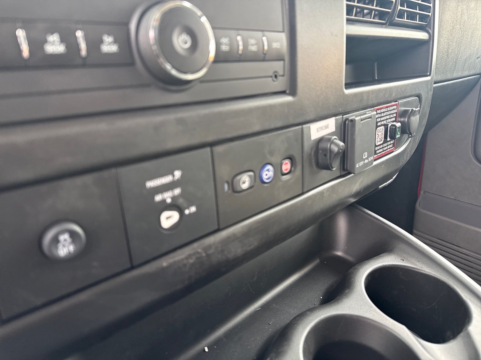 2026 Chevrolet Express Cutaway 3500 1WT