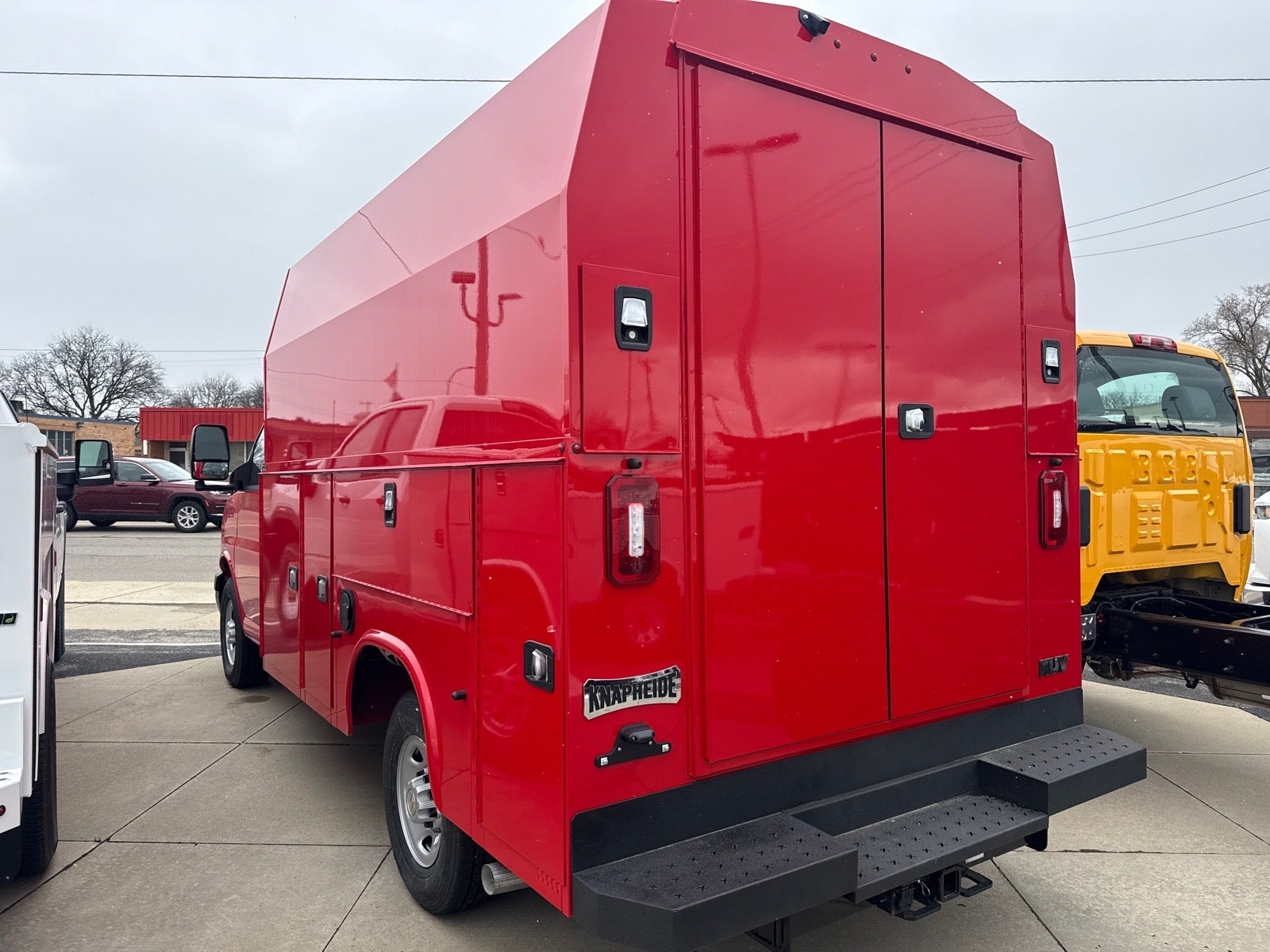 2026 Chevrolet Express Cutaway 3500 1WT