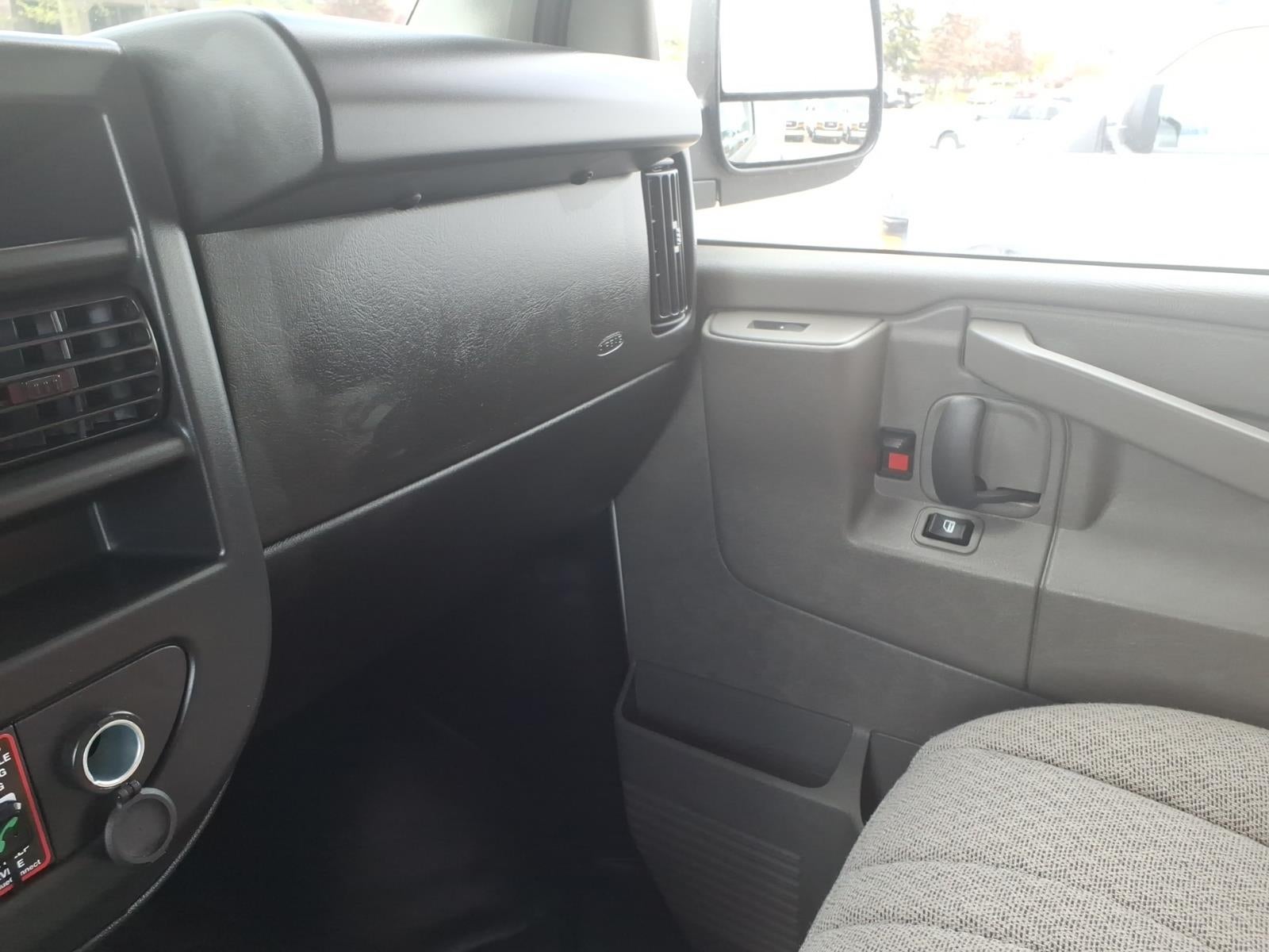 2026 Chevrolet Express Cutaway 3500 1WT
