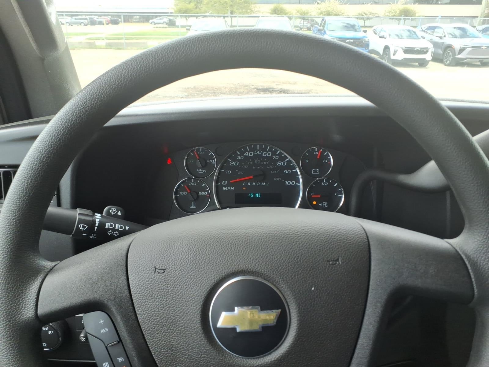 2026 Chevrolet Express Cutaway 3500 1WT