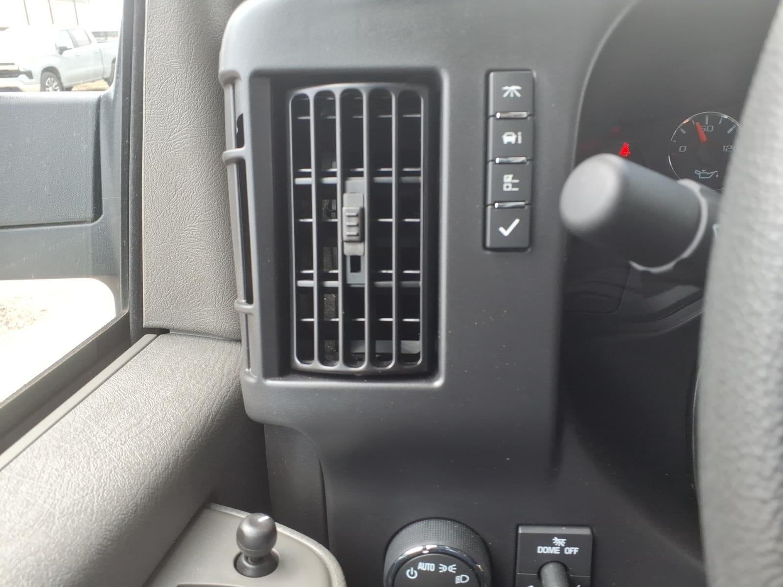 2026 Chevrolet Express Cutaway 3500 1WT