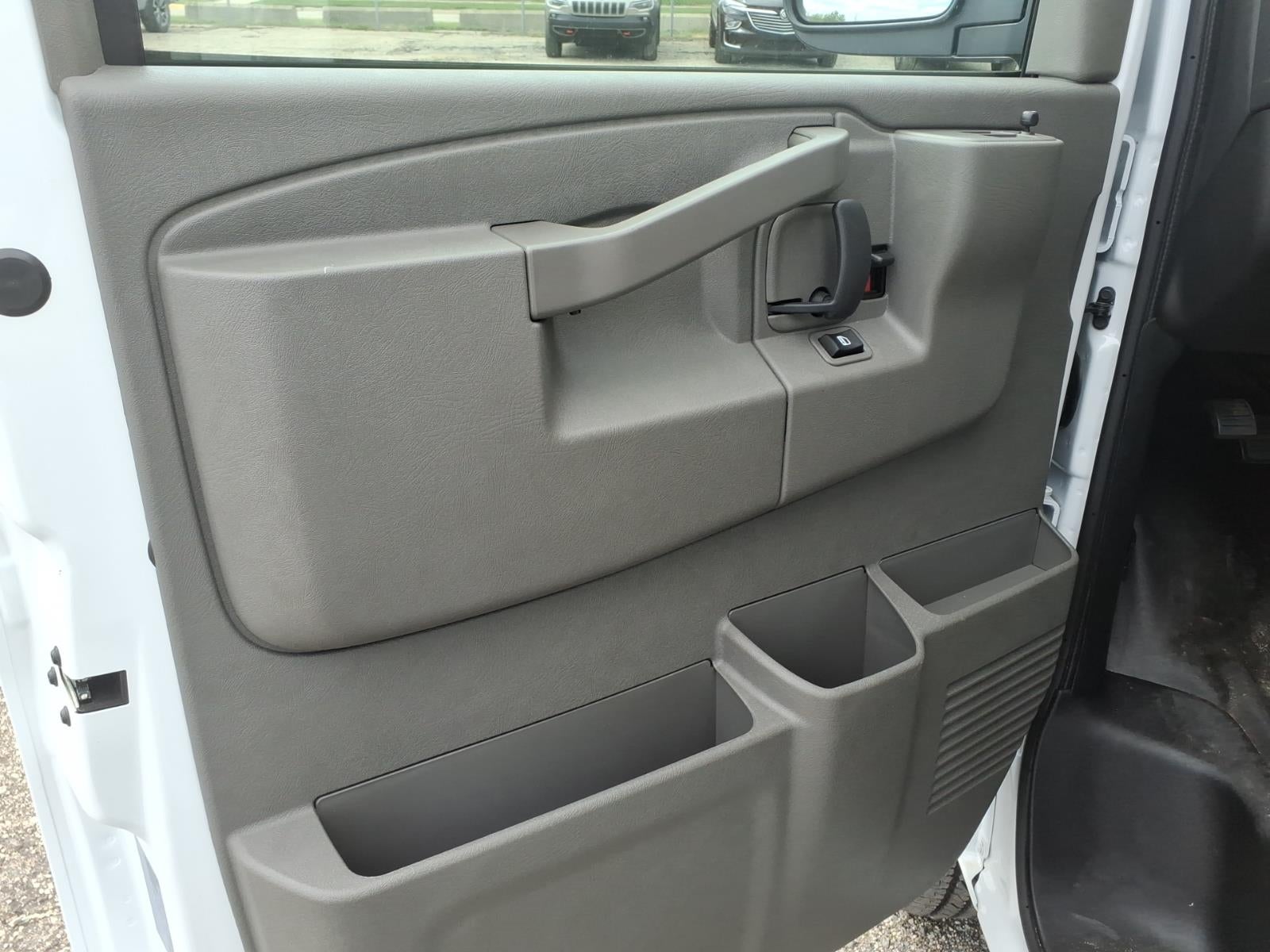 2026 Chevrolet Express Cutaway 3500 1WT