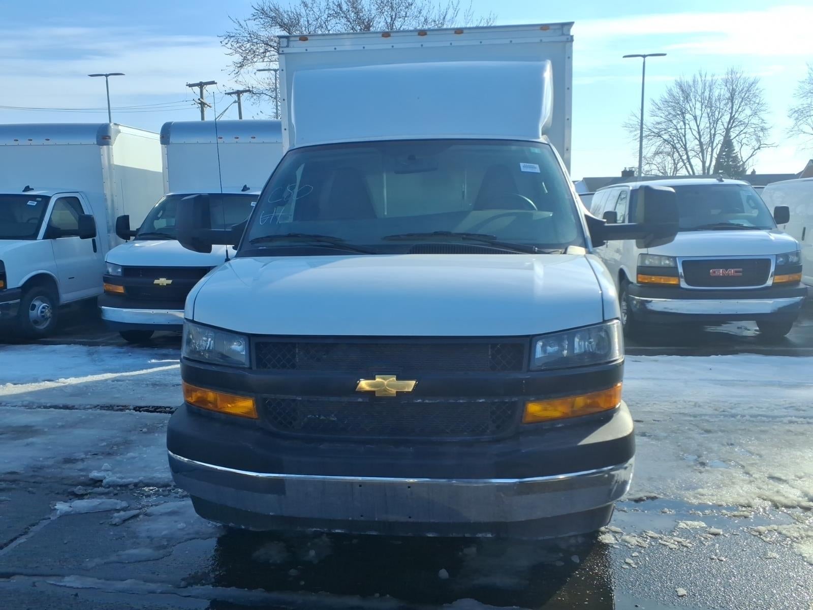 2026 Chevrolet Express Cutaway 3500 1WT