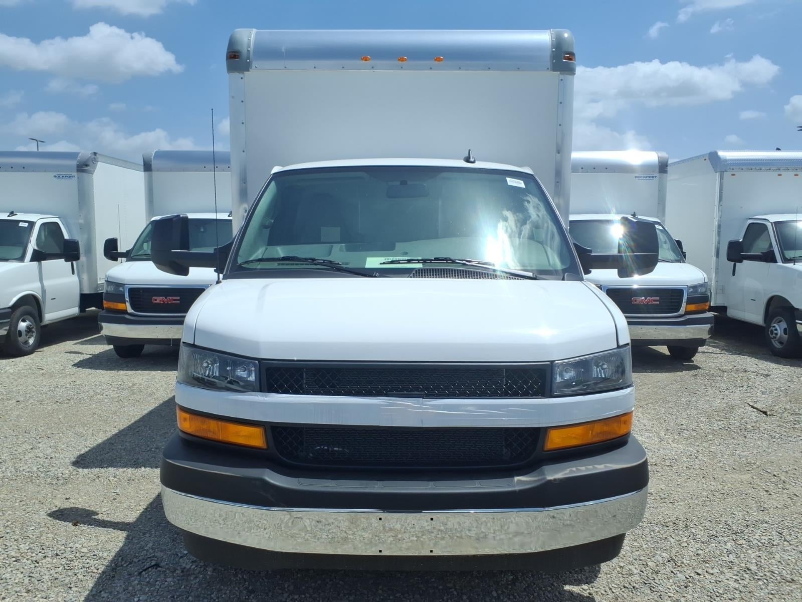 2026 Chevrolet Express Cutaway 3500 1WT