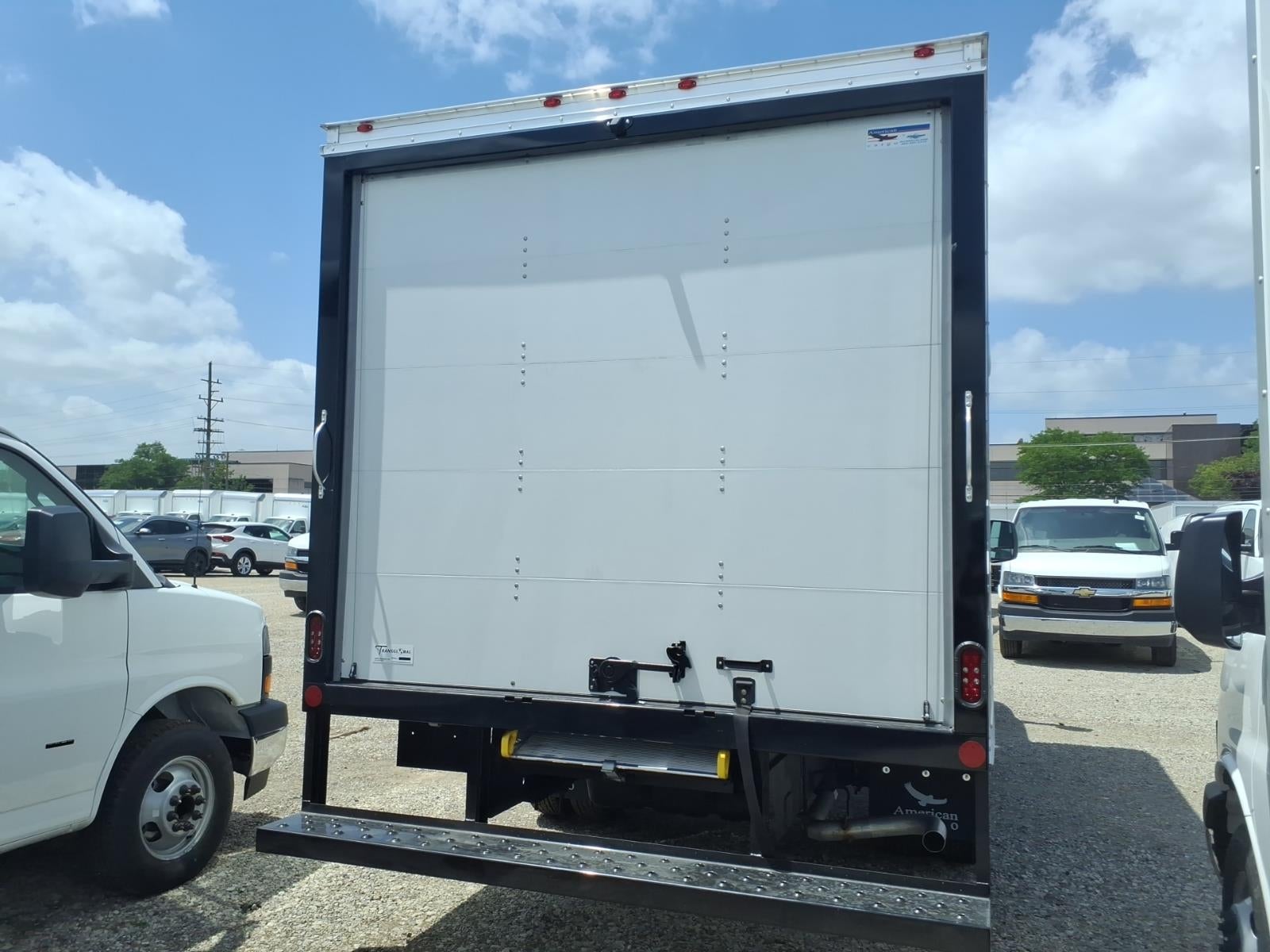 2026 Chevrolet Express Cutaway 3500 1WT