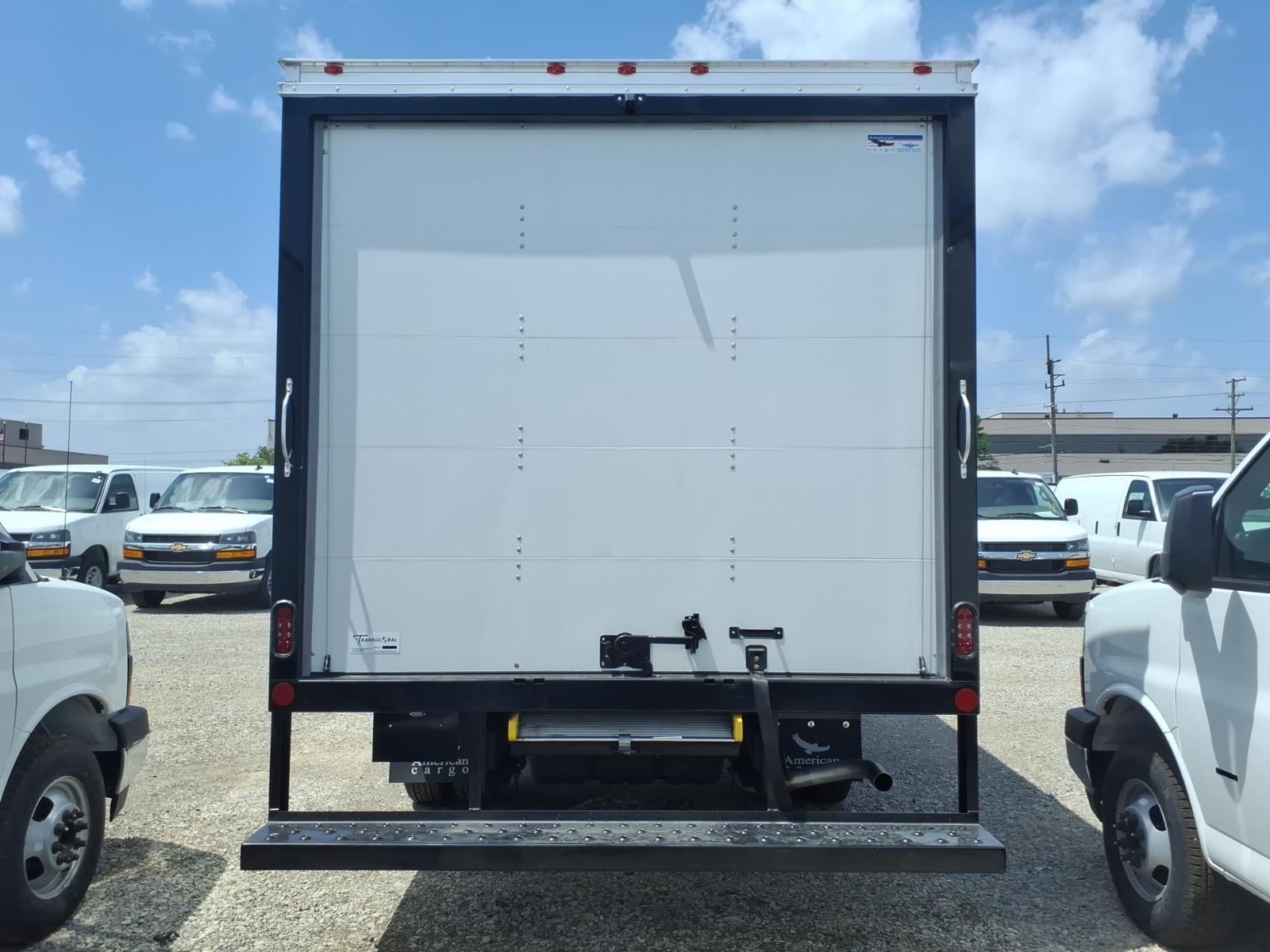 2026 Chevrolet Express Cutaway 3500 1WT
