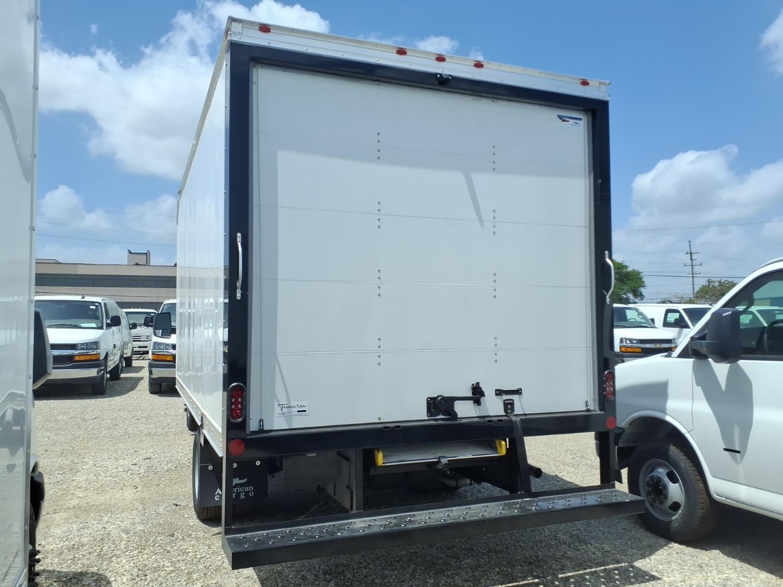 2026 Chevrolet Express Cutaway 3500 1WT