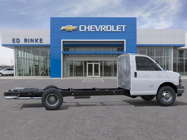 2026 Chevrolet Express Cutaway 3500 1WT