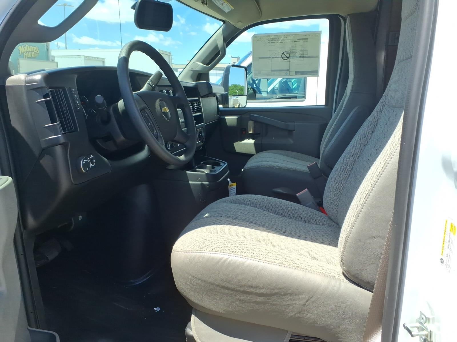 2026 Chevrolet Express Cutaway 4500 2WT